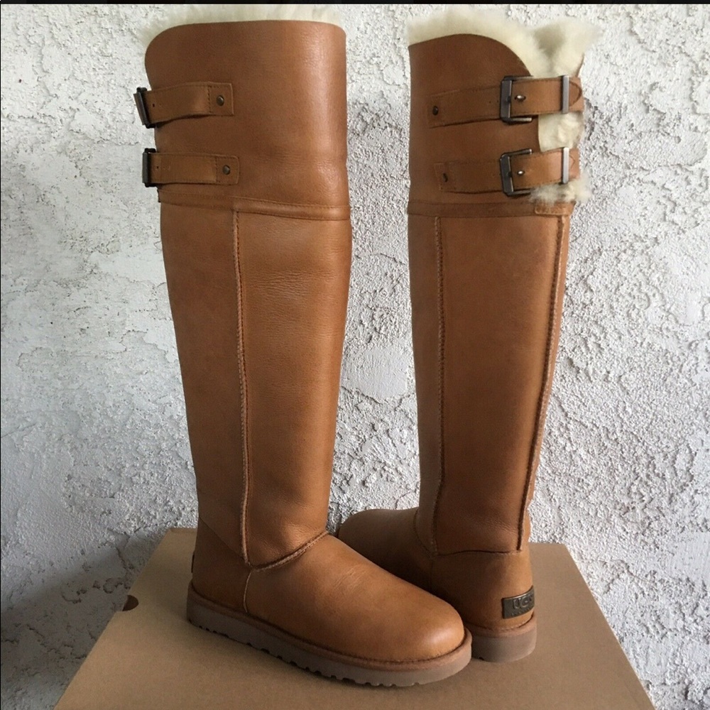 ISO UGG DEVANDRA BOOT SIZE 7/8